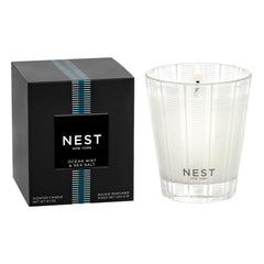 NEST New York bougie Ocean Mist avant-plan élégant et parfum durable