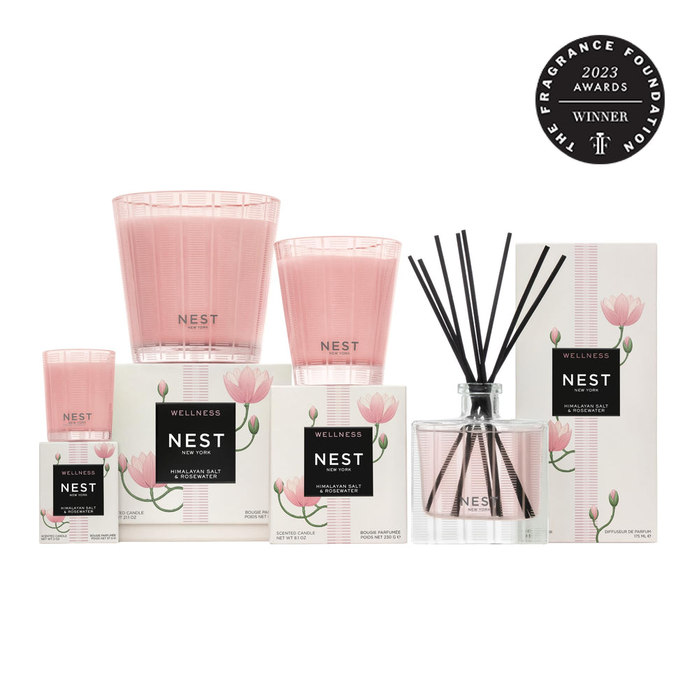 NEST New York bougie dans un salon, apporte atmosphère chaleureuse