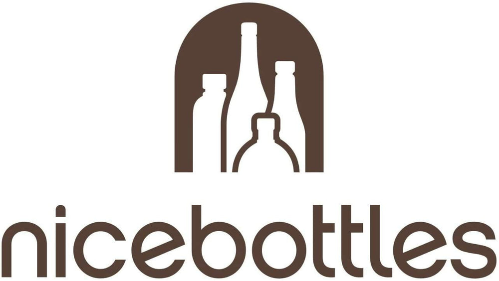 nicebottles bouteille remplie dans le réfrigérateur prête à servir et bien organisée