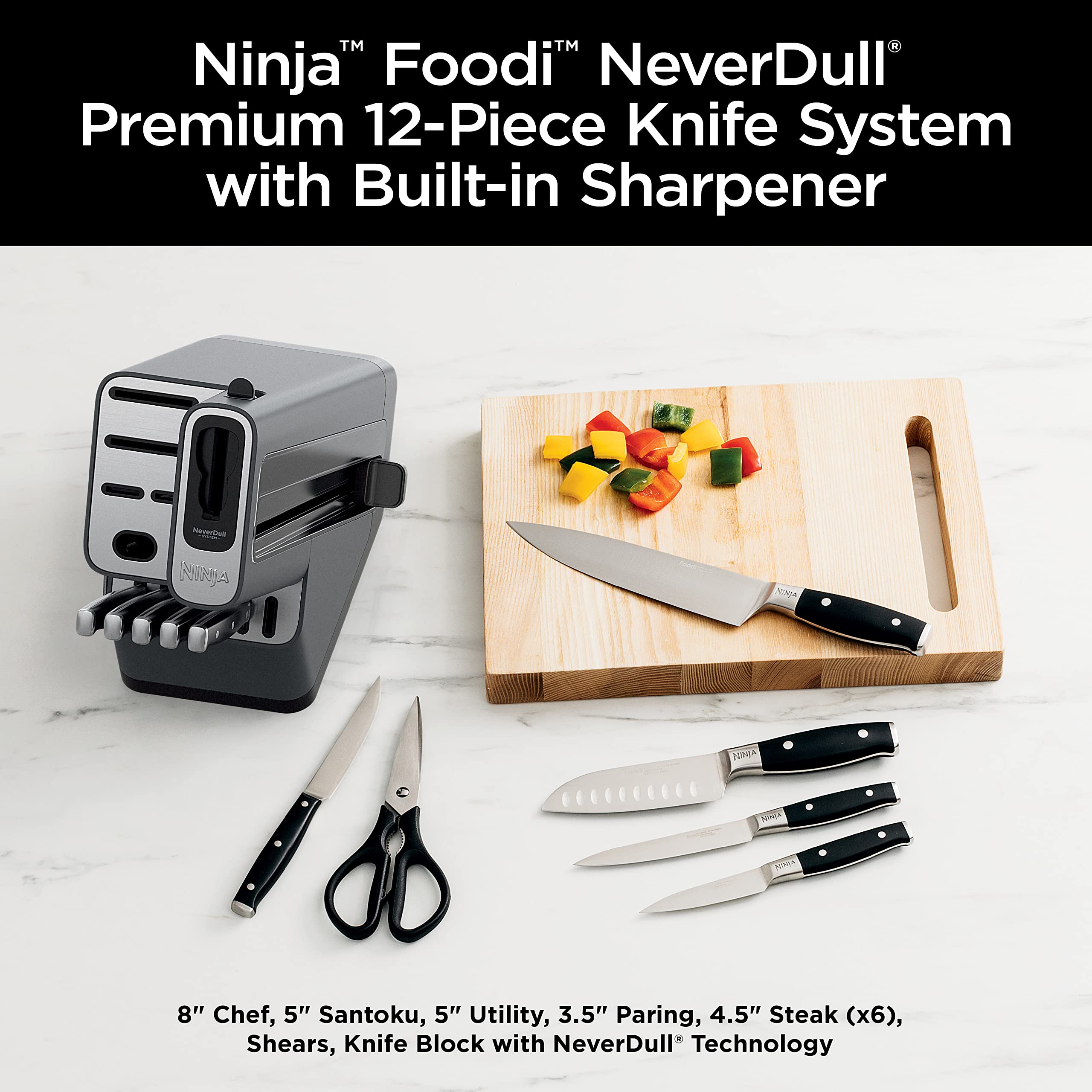 Ninja gros plan sur la lame du couteau de chef, coupe précise garantie