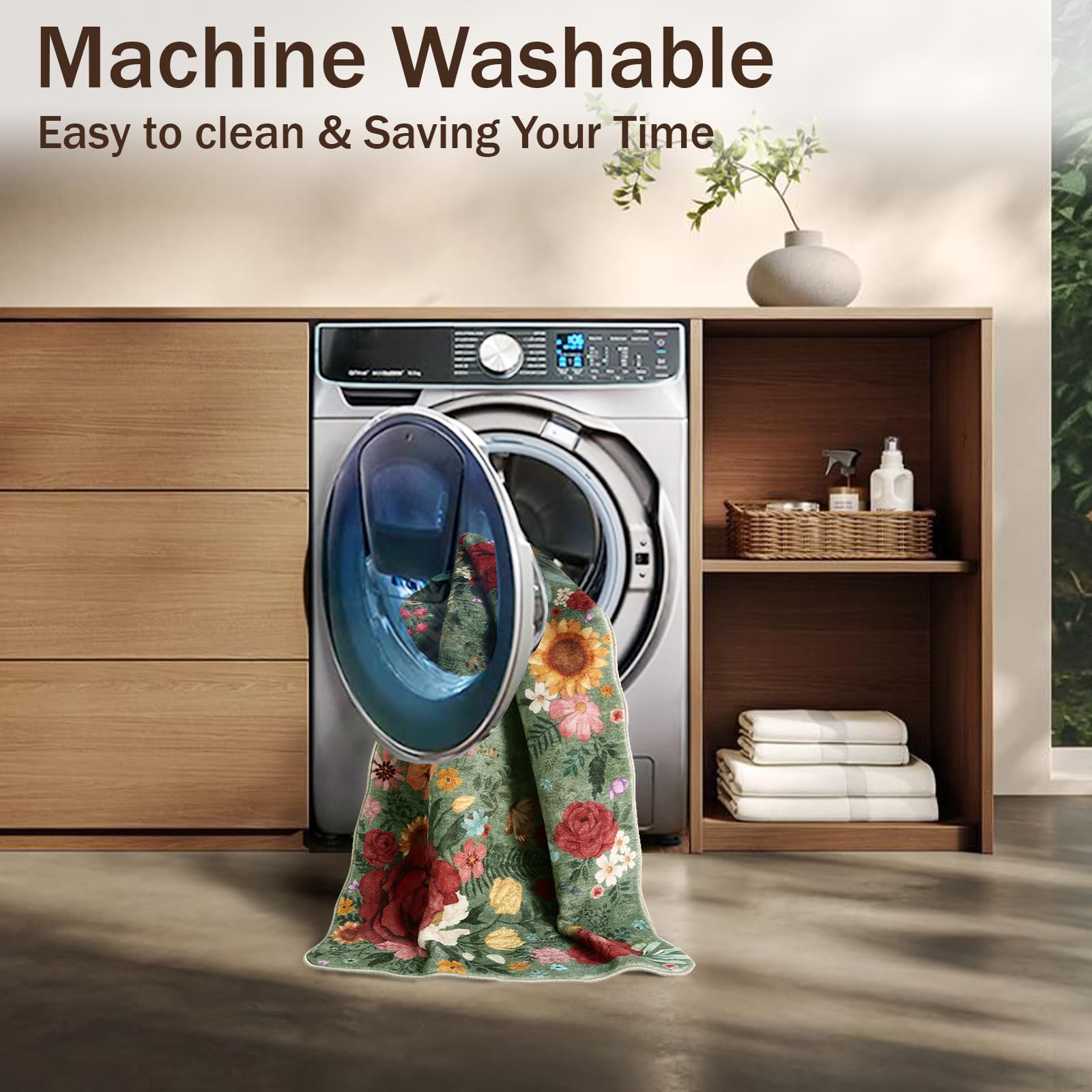 NoiFamo tapis à côté d'une chaise pour comparaison d'échelle et idée de dimension pratique