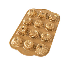 Nordic Ware emballage face montrant moule Bundt Charms et variété