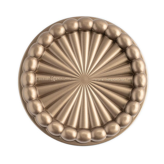 Nordic Ware vue avant du moule Charlotte Toffee montrant design précis