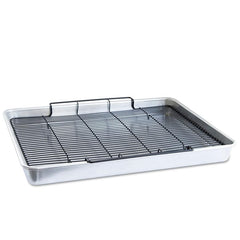 Nordic Ware comparaison taille montrant la plaque dans l'intérieur d'un four