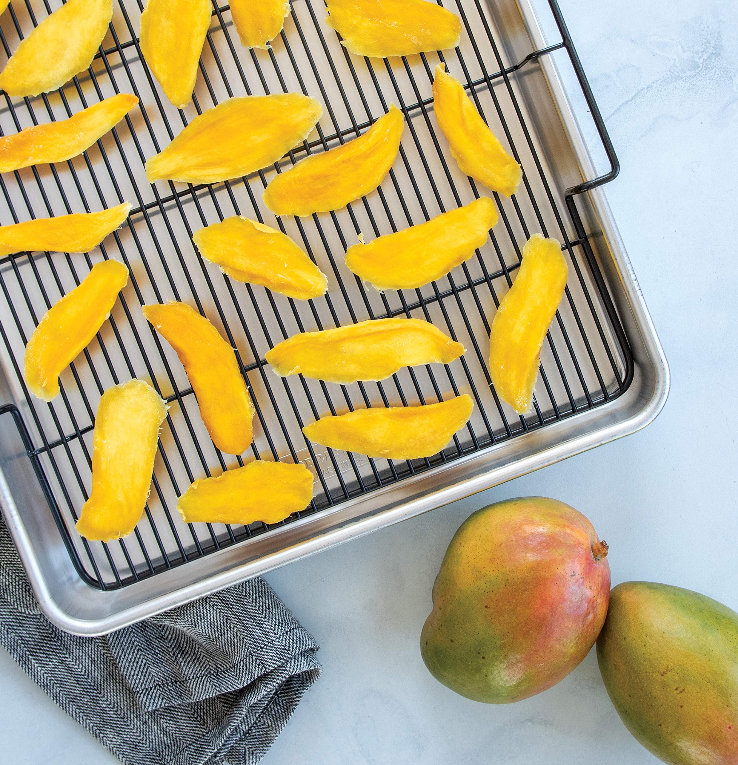Nordic Ware focus sur aliments dorés montrant résultat croustillant