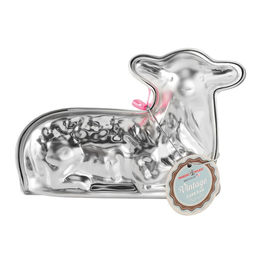 Nordic Ware vue arrière du moule mouton illustrant l'ajustement précis des deux moitiés