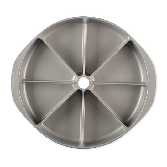 Nordic Ware gros plan du revêtement silicone antiadhésif facilitant le démoulage