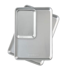 Nordic Ware plaque face complète montrant fini durable et répartition uniforme de chaleur