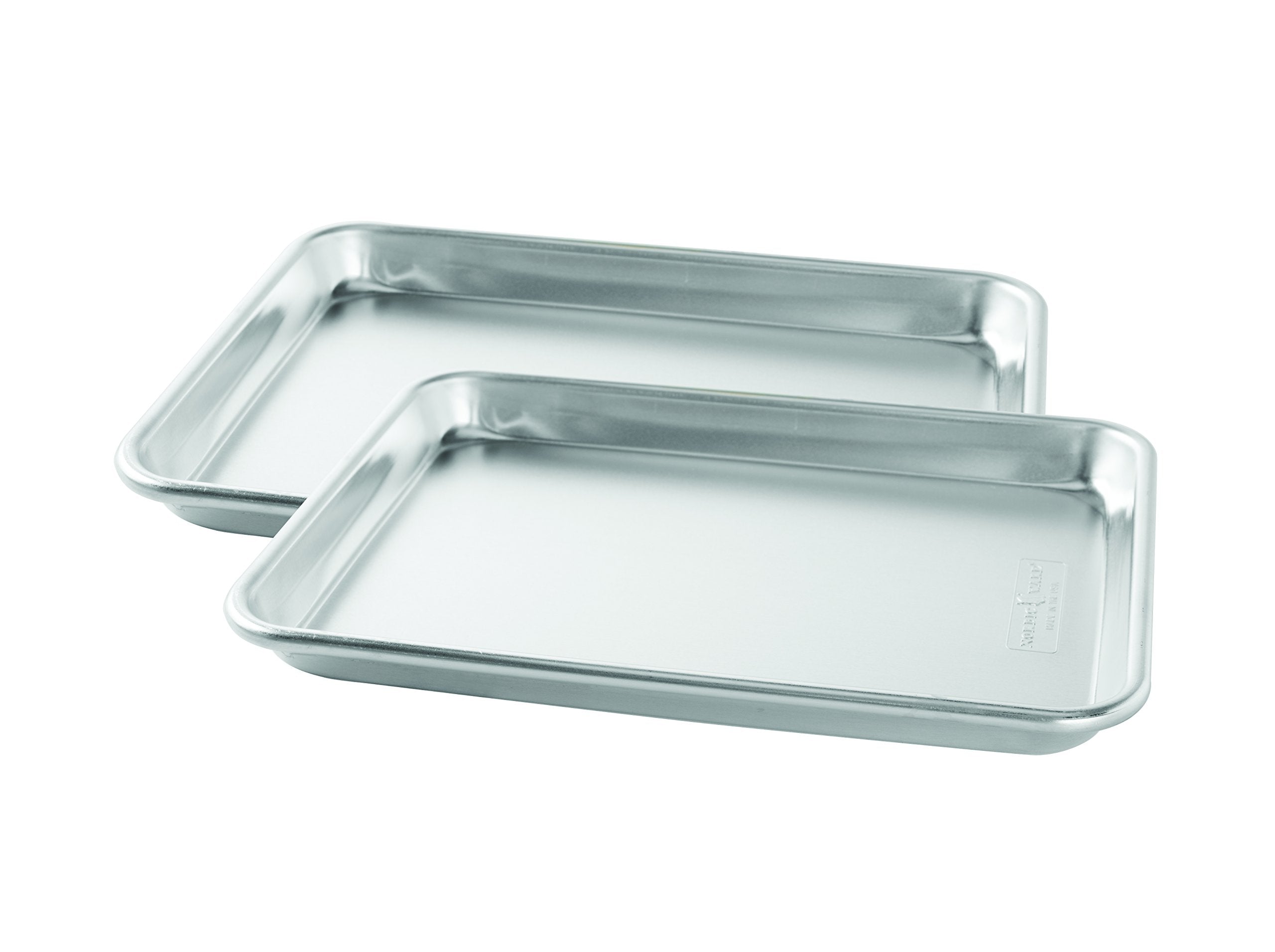 Nordic Ware plaque face avant montrant finition durable et cuisson uniforme
