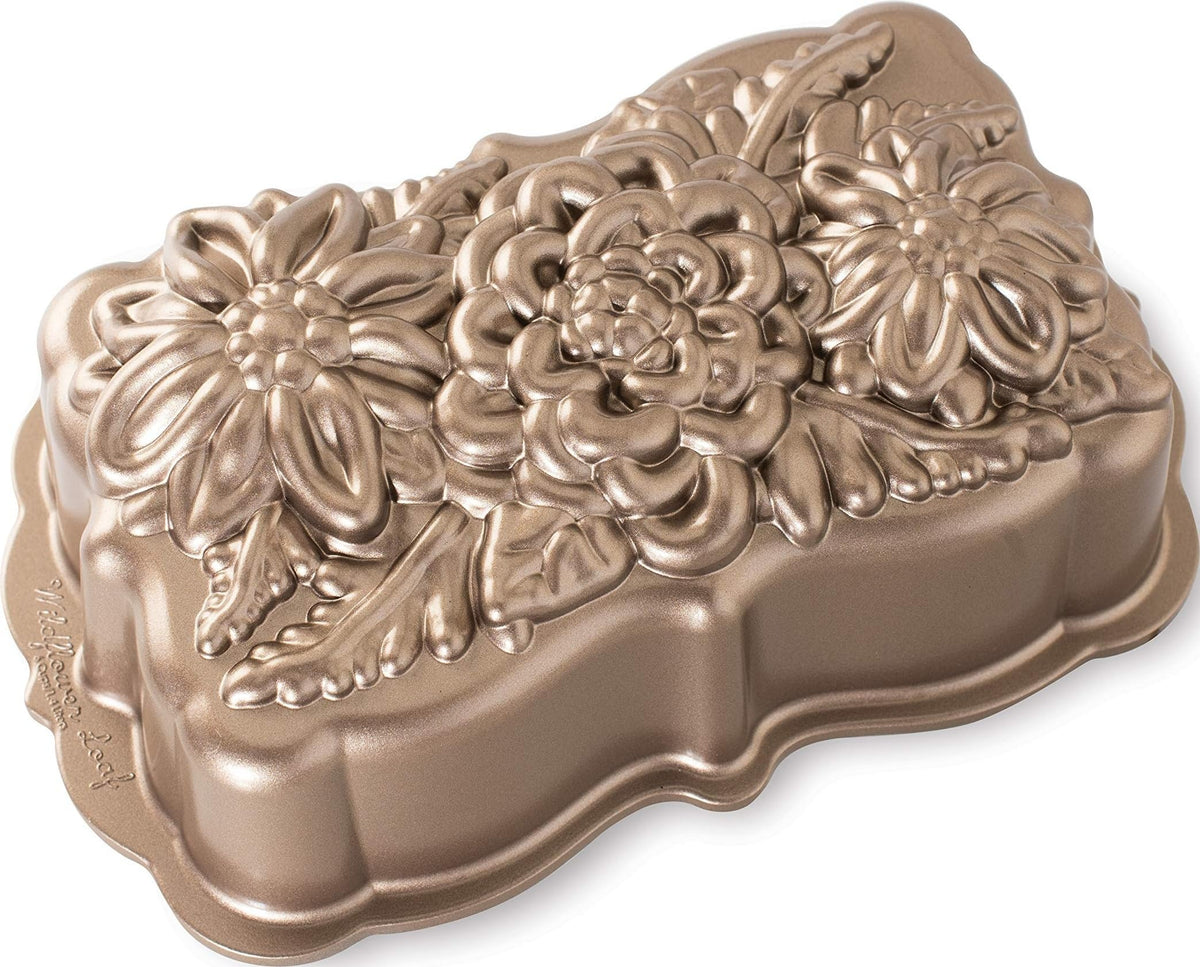 Nordic Ware vue avant du moule toffee montrant motif floral et finition élégante