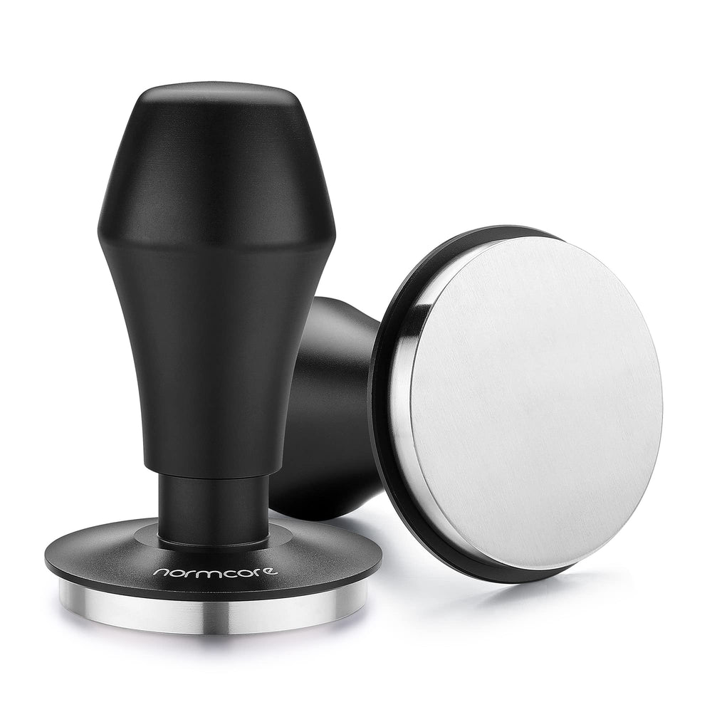Normcore base acier inoxydable gros plan garantissant contact complet