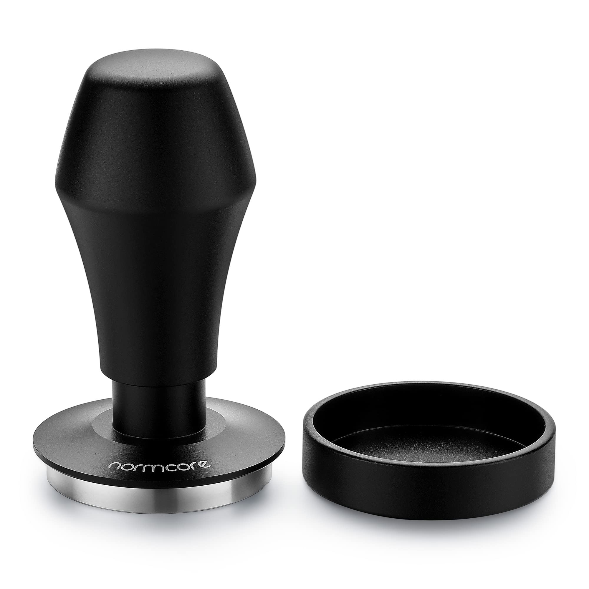 Normcore tamper en usage sur porte-filtre garantissant nivellement