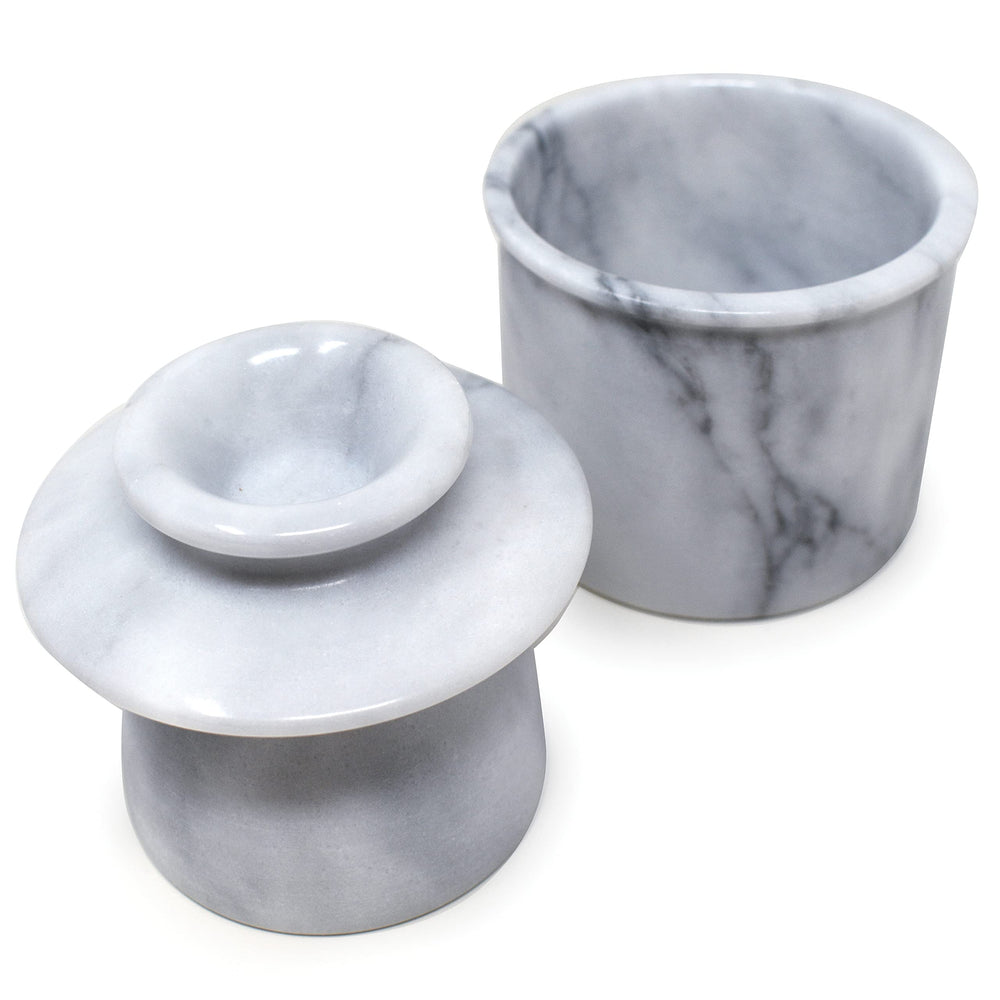 Norpro beurrier en usage tartinant du pain montrant beurre souple