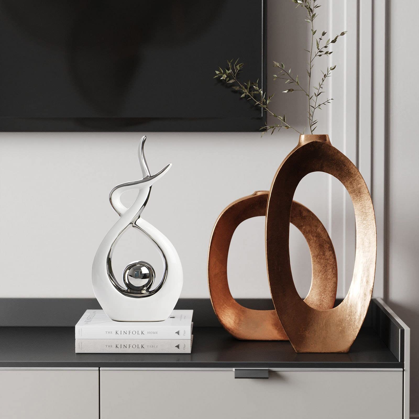 Norrclp statuette placée sur table basse, centre de table qui attire le regard
