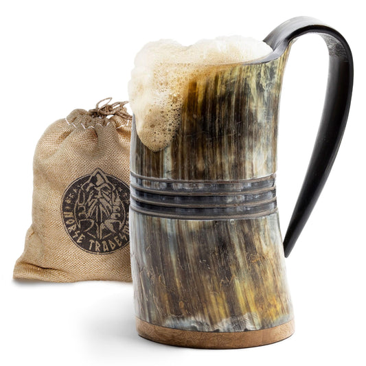 Norse Tradesman chope en corne face montrant design pratique et authenticité