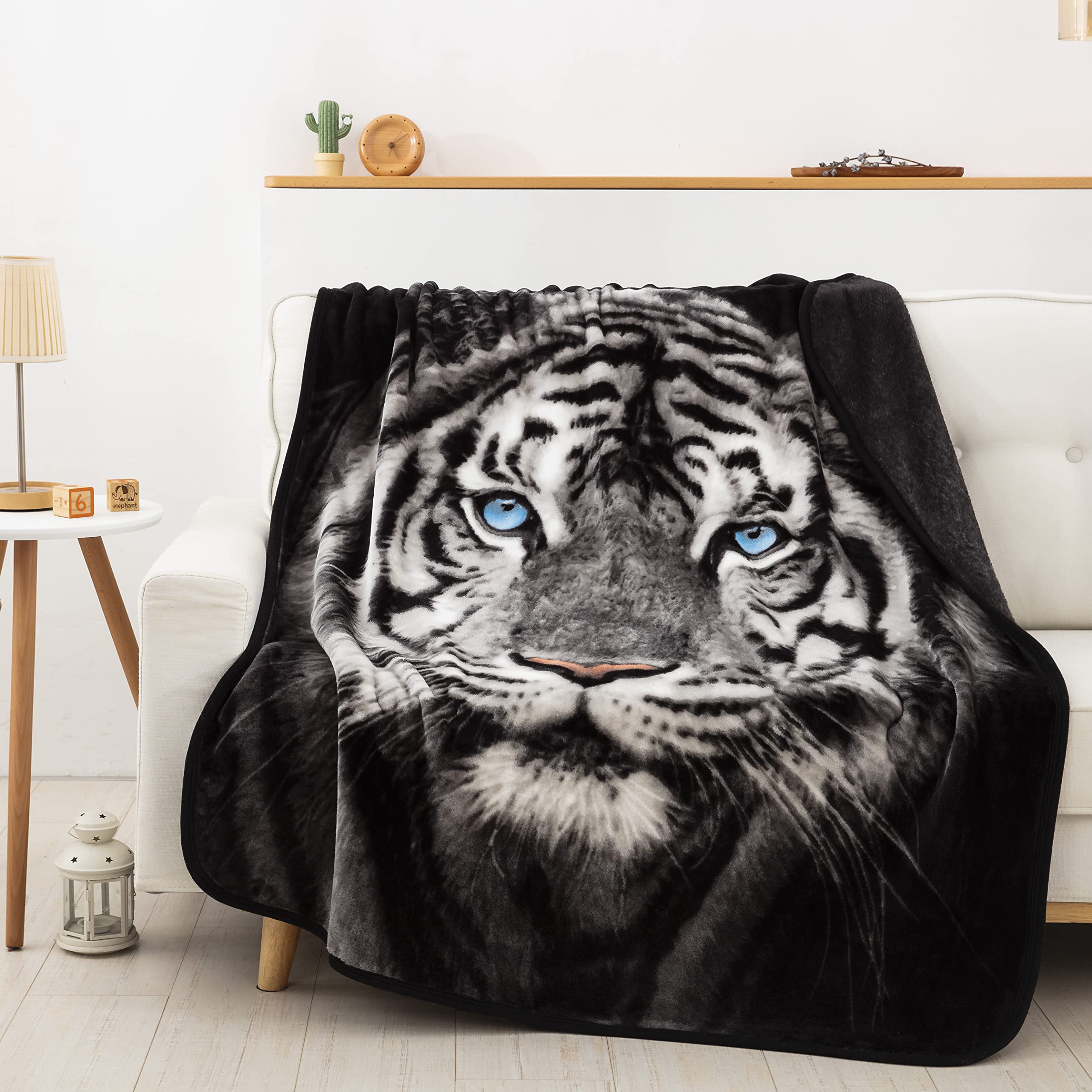 Northwest gros plan du motif tigre blanc aux yeux bleus, met en valeur les couleurs