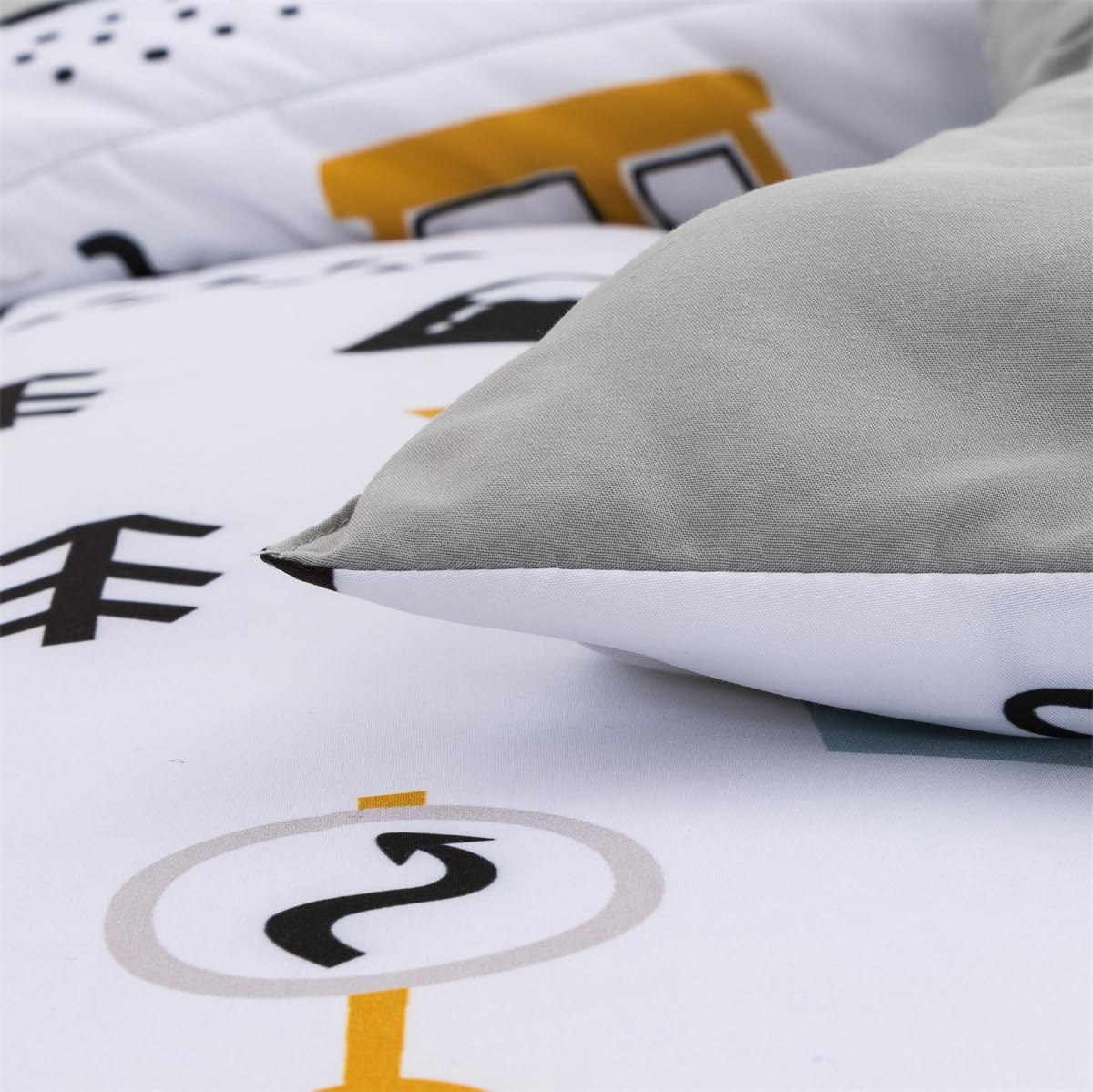 NTBED parure installée en chambre enfant, décor transformé