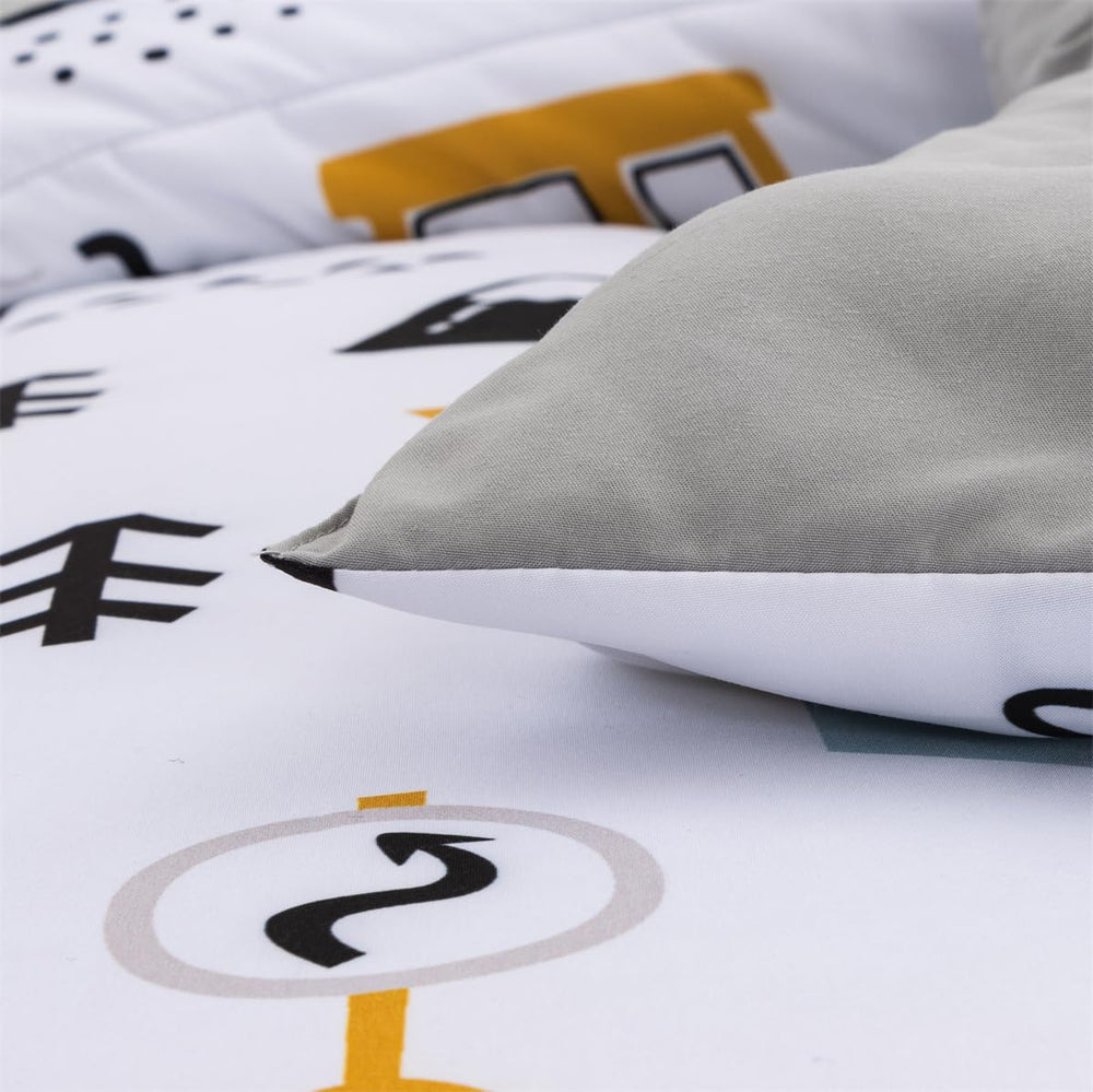 NTBED parure installée en chambre enfant, décor transformé