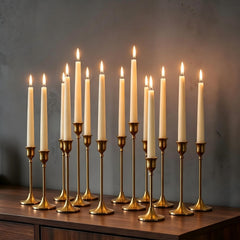 NUPTIO ensemble de 15 chandeliers dorés présenté à plat pour choix de décoration