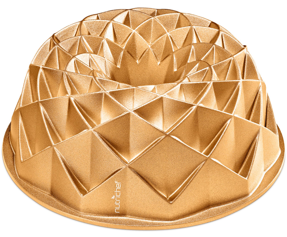 NutriChef moule à gâteau face montrant la finition dorée et design couronne, finition élégante