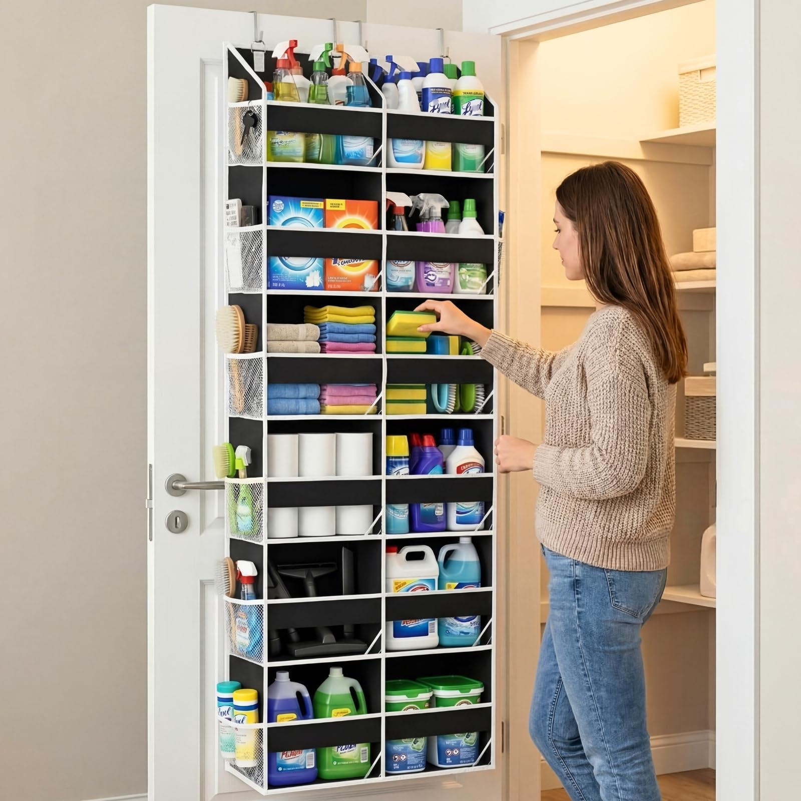 Ofiray-home comparaison d’échelle sur une porte démontrant l’encombrement minimal
