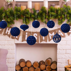 Ohapishop boules en situation sur un sapin décoré, effet festif raffiné
