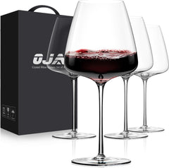 OJA verre avant plan montrant la transparence et l’élégance pour sublimer le vin