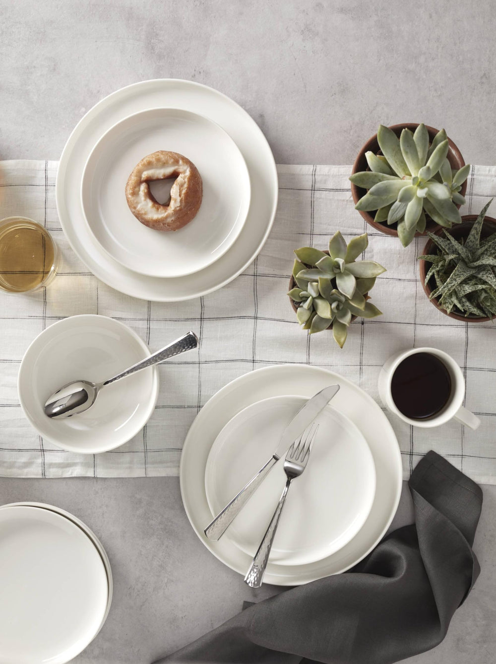 Oneida Etta boîte ouverte packaging prêt à offrir et rangement pratique
