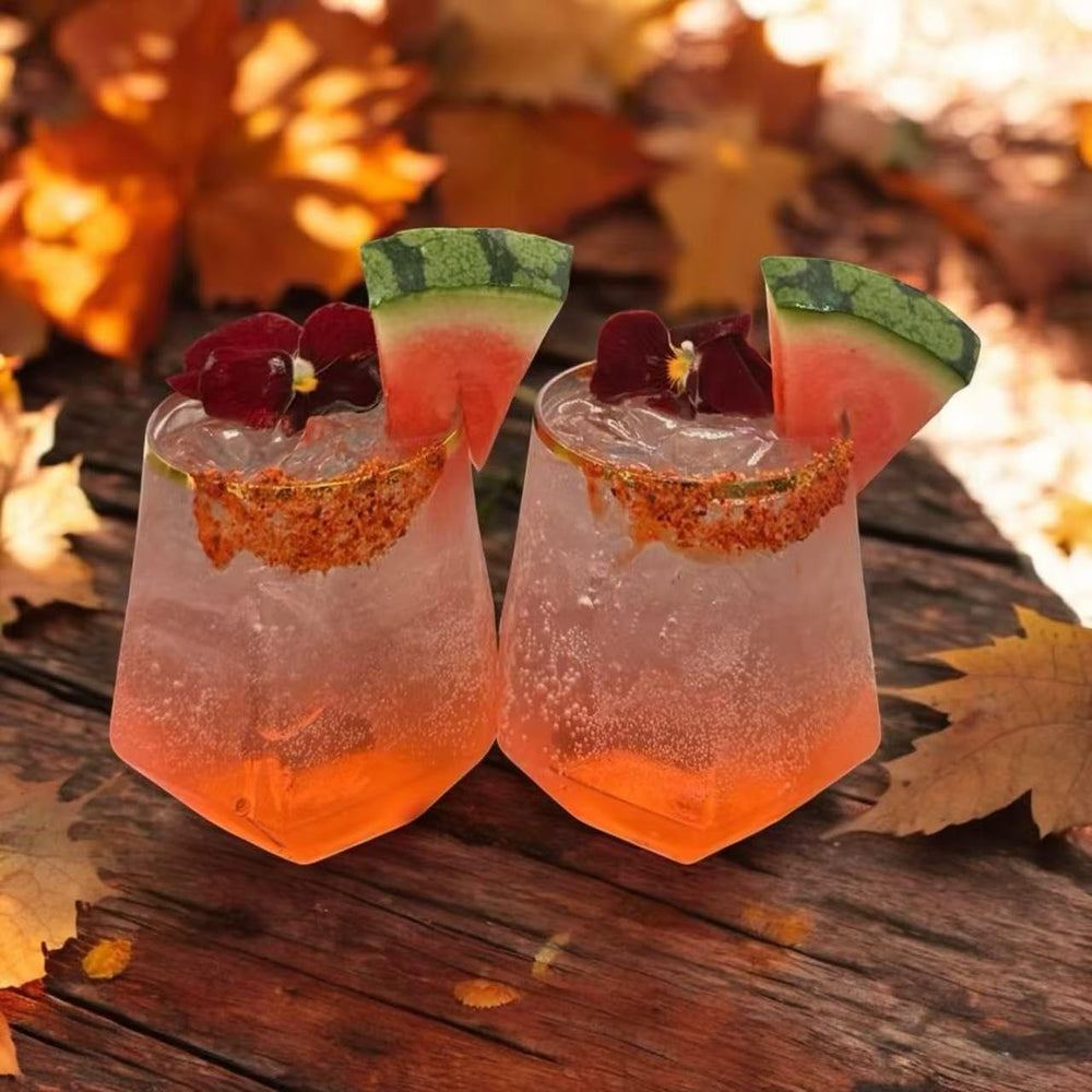 Oojami verre avec cocktail mettant en valeur la couleur boisson