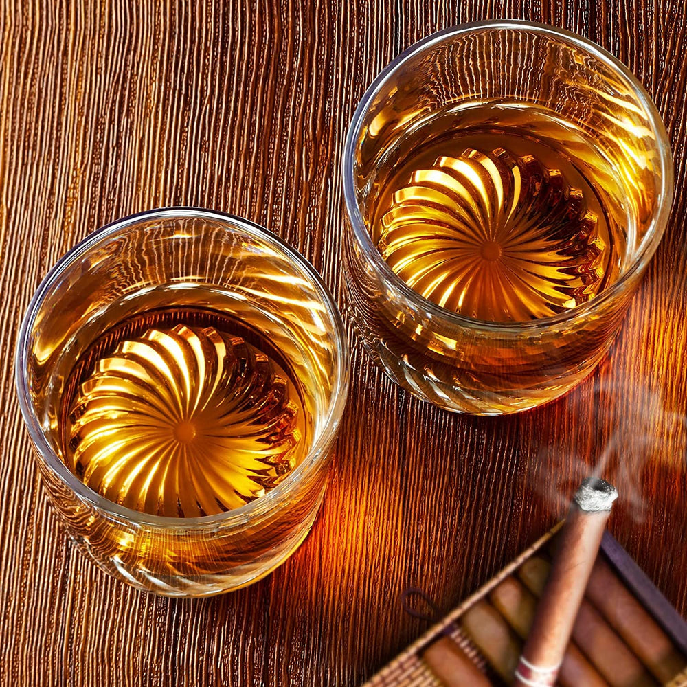 OPAYLY verre avec glaçon et cocktail montrant capacité et service