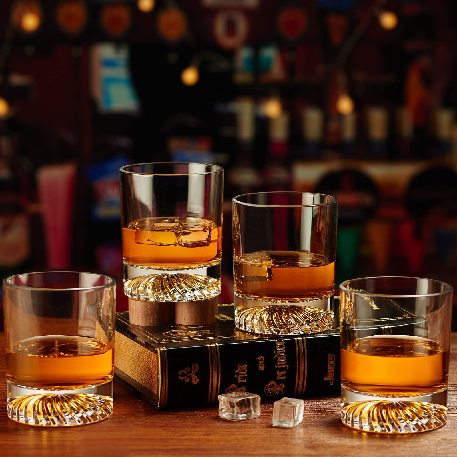 OPAYLY verre tenu en main montrant poids et prise confortable