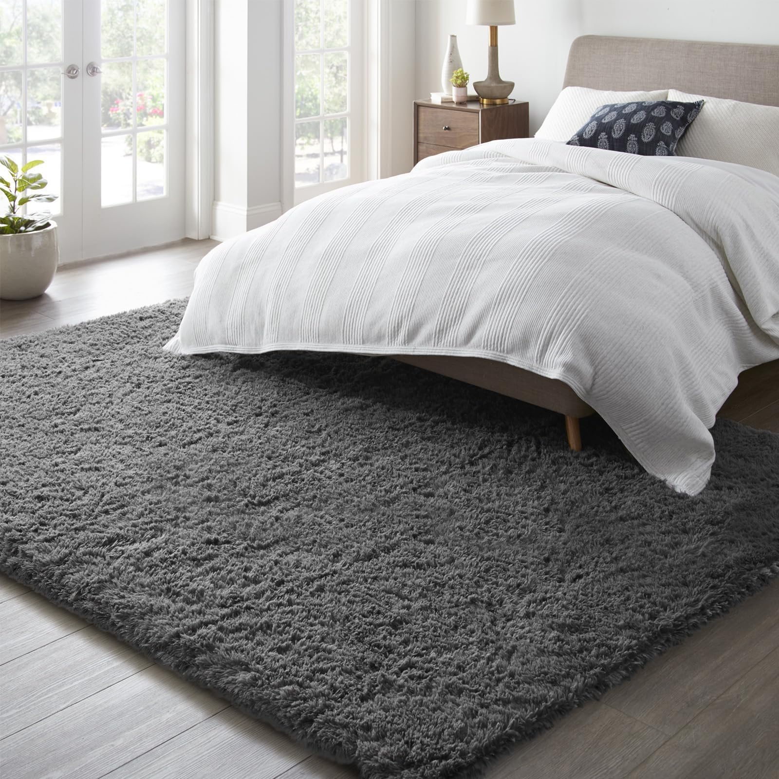 Ophanie tapis placé dans une chambre étudiante ajoutant confort