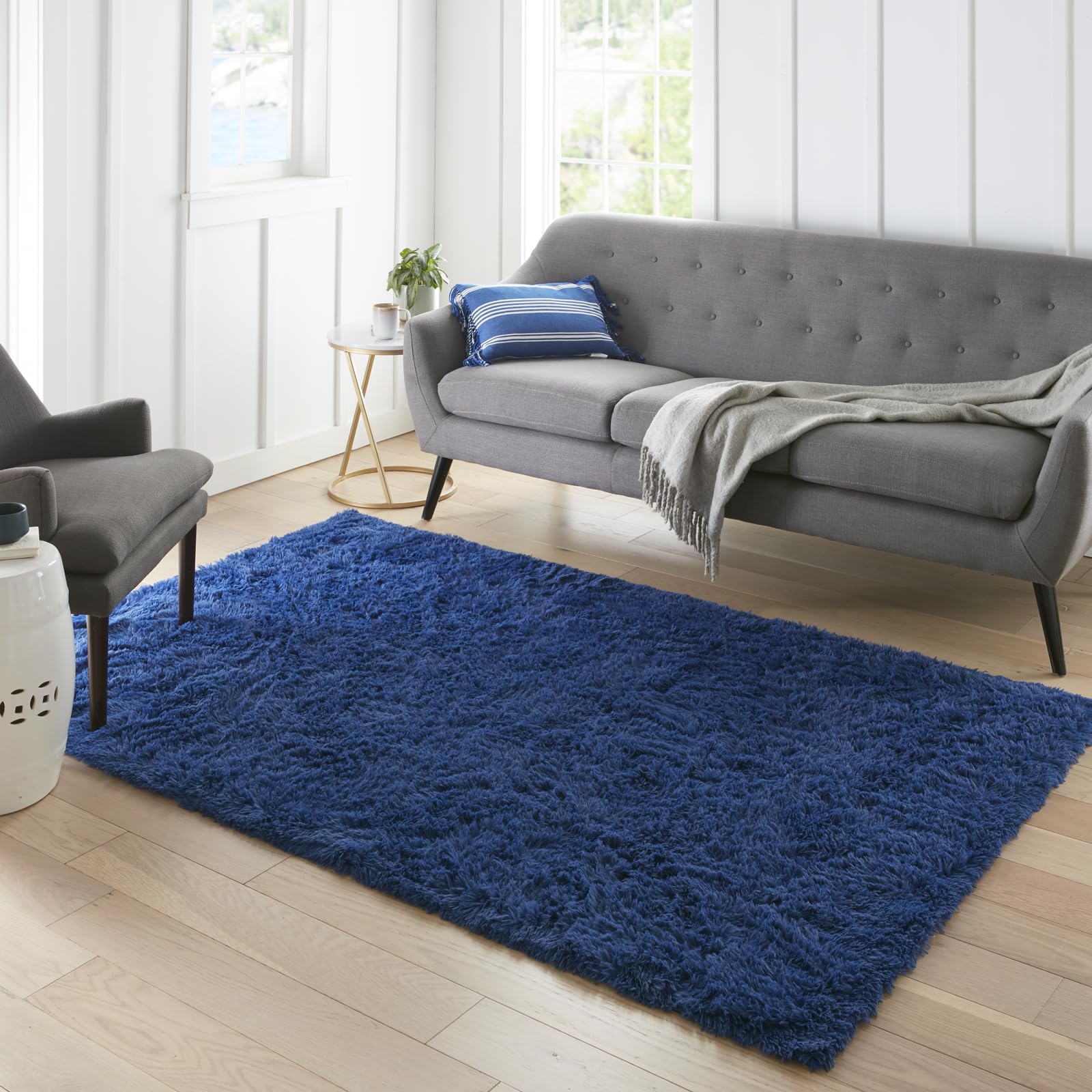 Ophanie tapis vue frontale montrant couleur bleu royal et finition douce