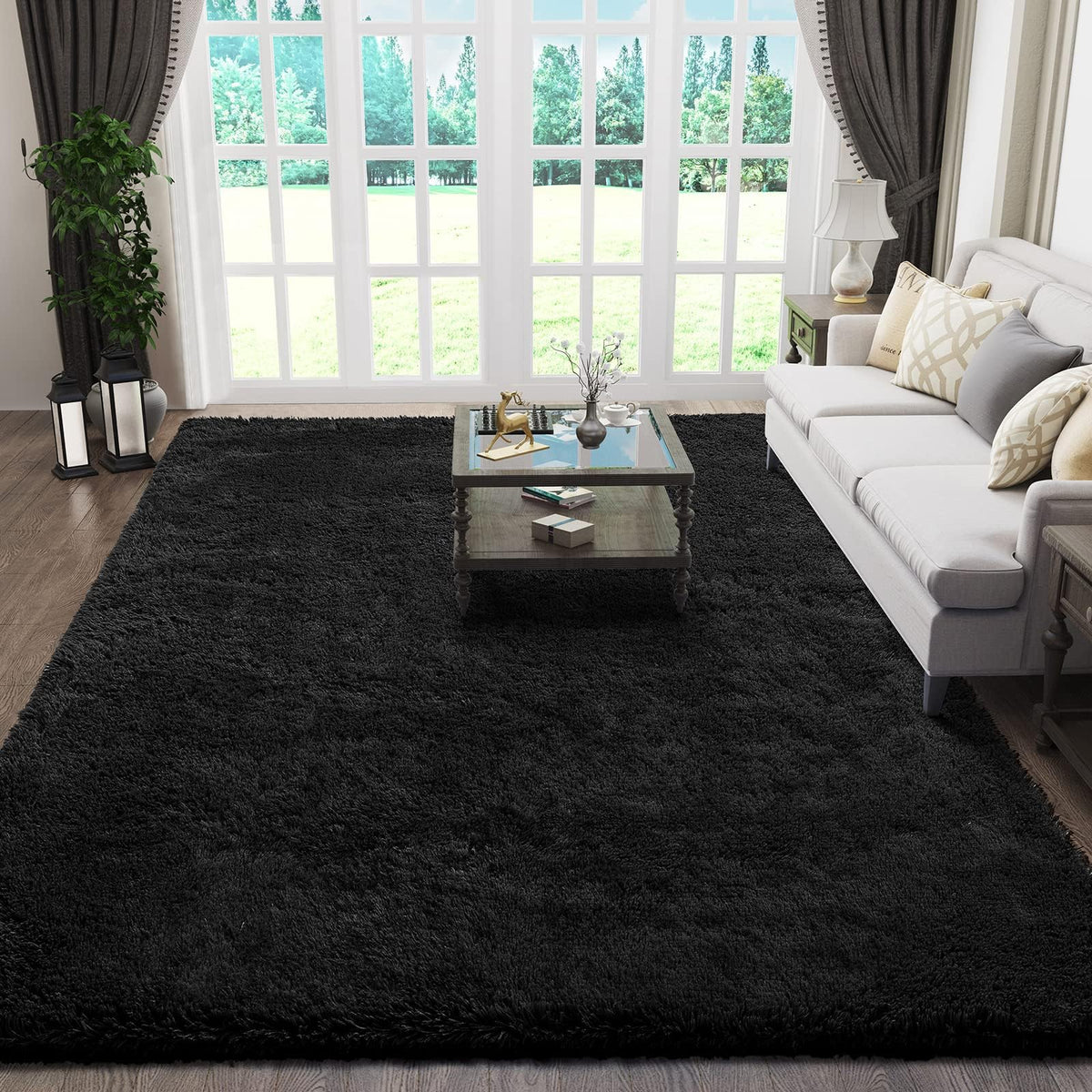 Ophanie tapis noir face avant, apporte confort et style