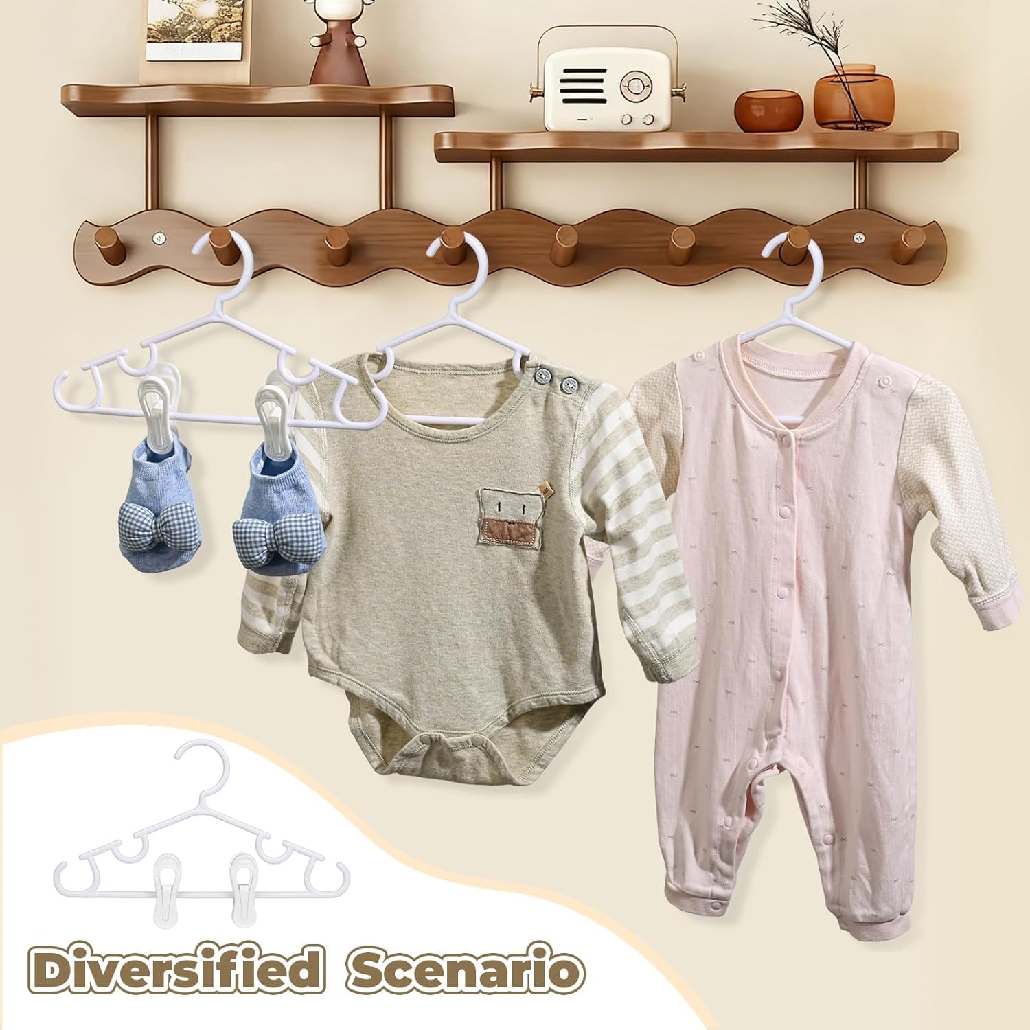 Oppeeye cintres accrochés dans armoire facilite choix vêtements