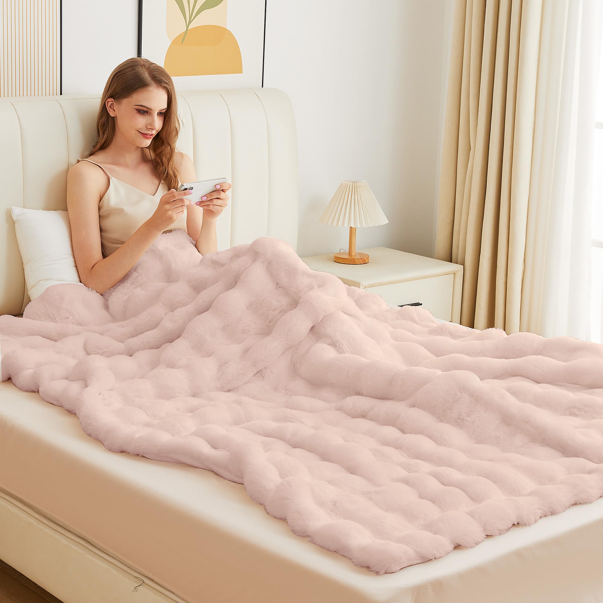 Détail fibres microfibre ORINOVA illustrant finition soyeuse