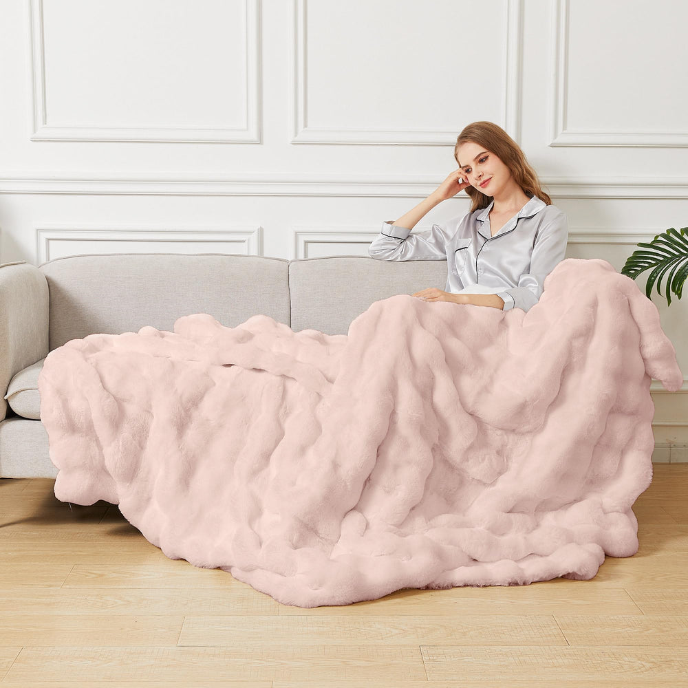 ORINOVA gros plan texture pelucheuse montrant douceur et chaleur
