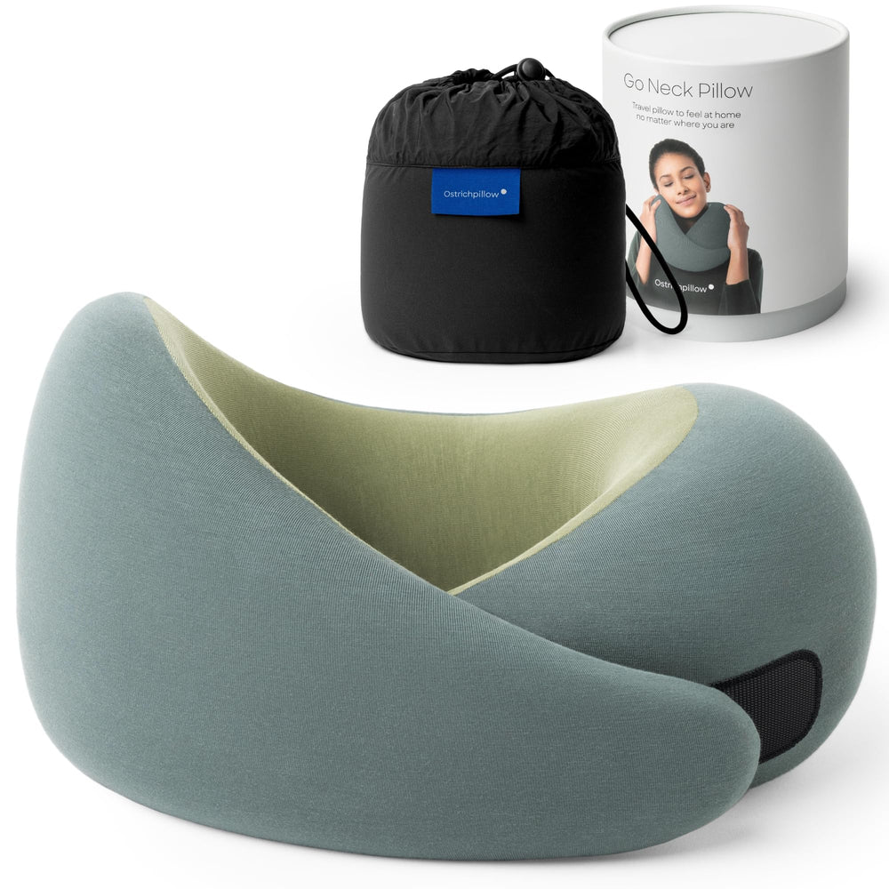 OSTRICH PILLOW packaging face montrant le coussin prêt à voyager et durable