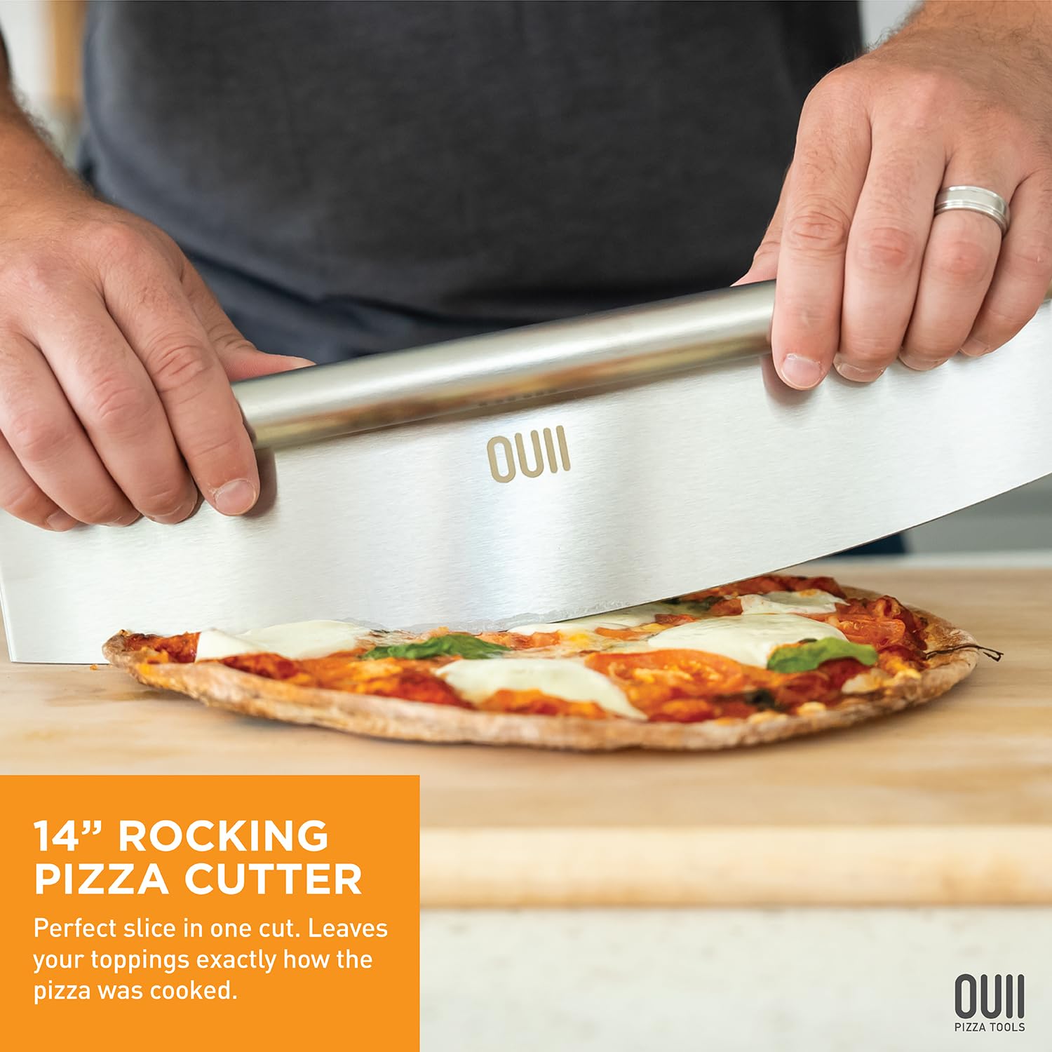 OUII pelle transférant pizza sur pierre pour cuisson uniforme