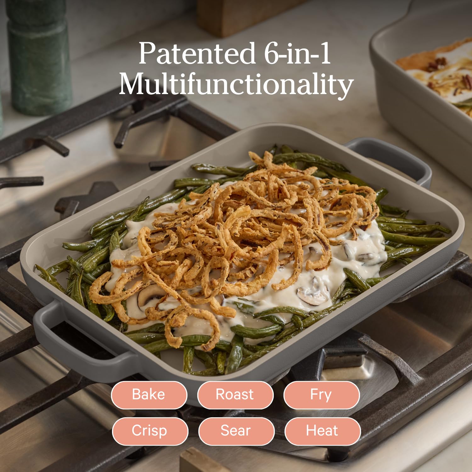 Our Place Mini Griddle Pan en situation de cuisson sur la plaque pour repas rapides
