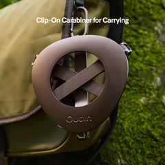 OutIn support en usage sur table de camping pour café stable