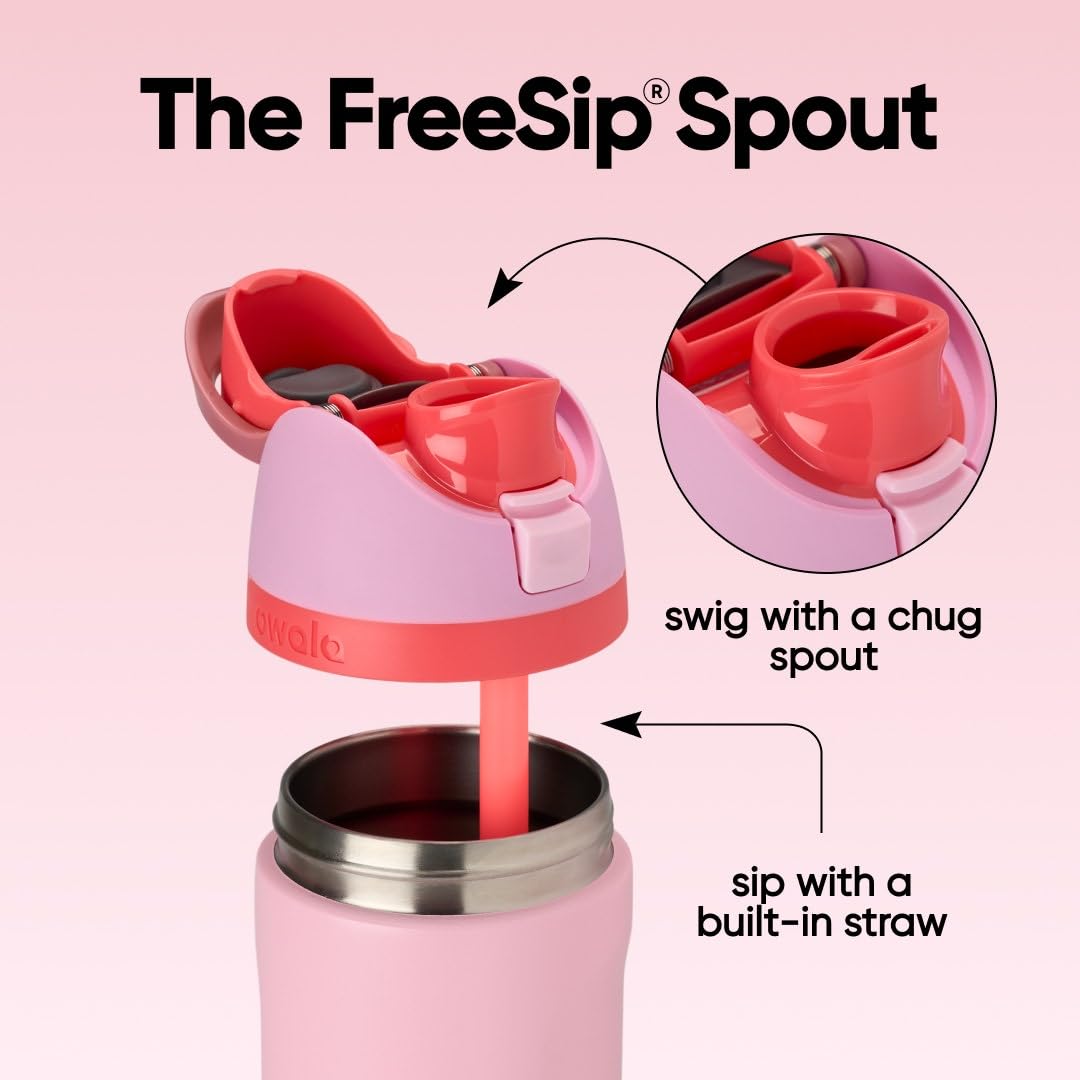 Owala FreeSip gros plan du bouchon avec bouton poussoir garantissant propreté
