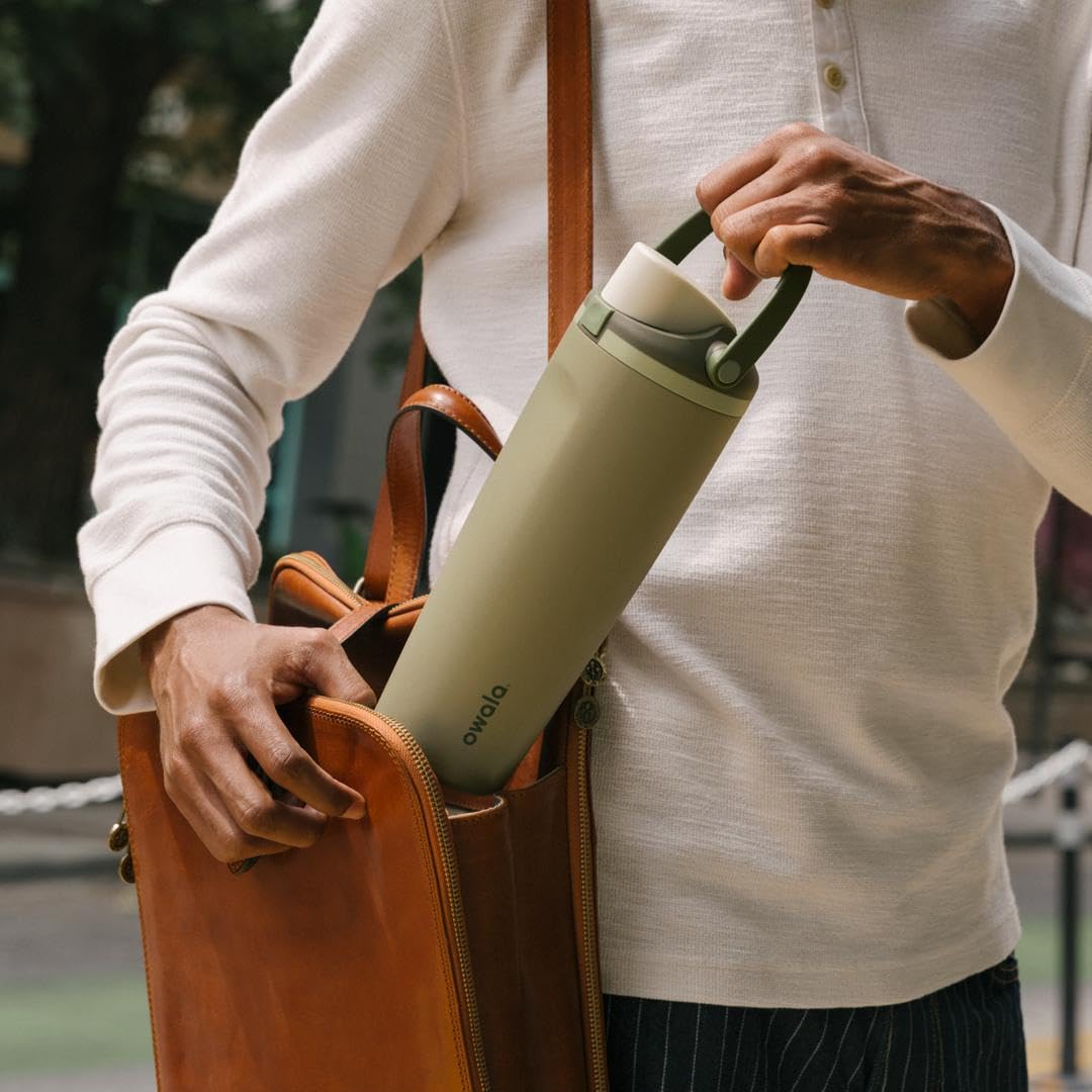 Owala FreeSip Sway dans sac à dos prêt pour la journée, compagnon d'hydratation mobile
