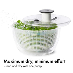 OXO cuve avec eau récupérée illustrant drainage et propreté