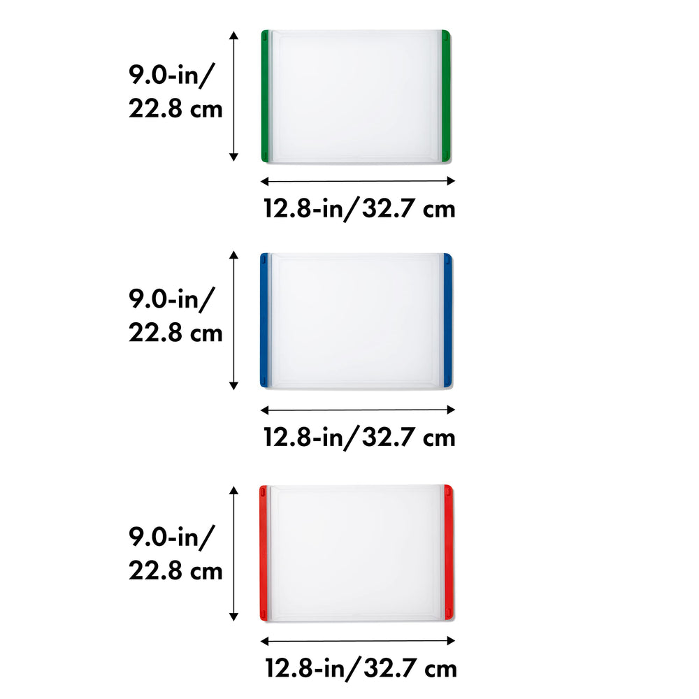 OXO Good Grips planche en usage avec couteau montrant stabilité et sécurité