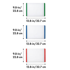 OXO Good Grips planche en usage avec couteau montrant stabilité et sécurité