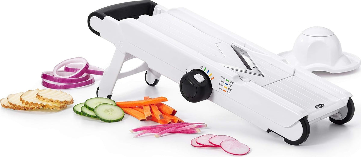 OXO vue de face de la mandoline montrant design et réglages pratique