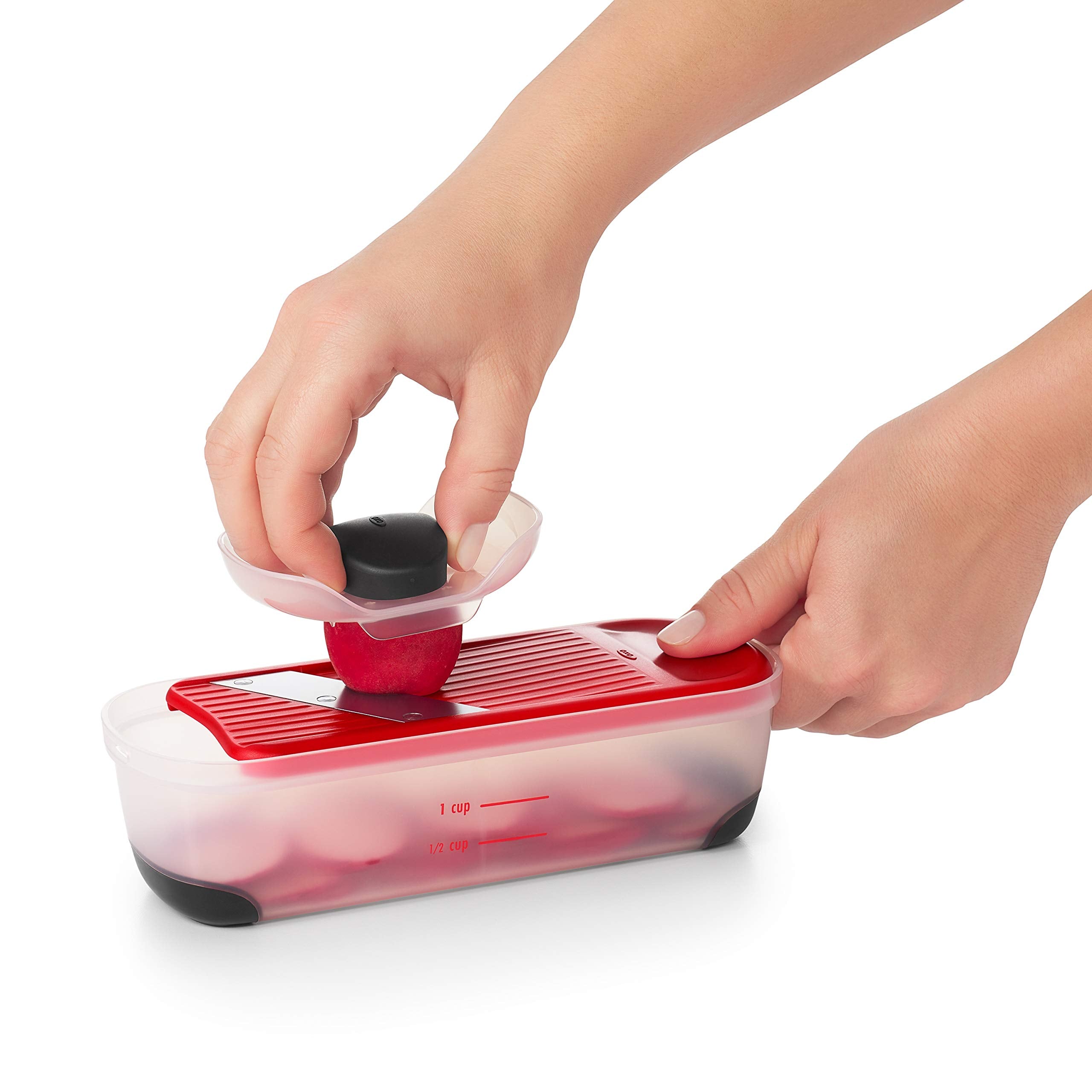 OXO Good Grips porte-aliments protégeant les doigts lors du tranchage