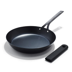 OXO Obsidian vue avant de la poêle, finition professionnelle bénéfique