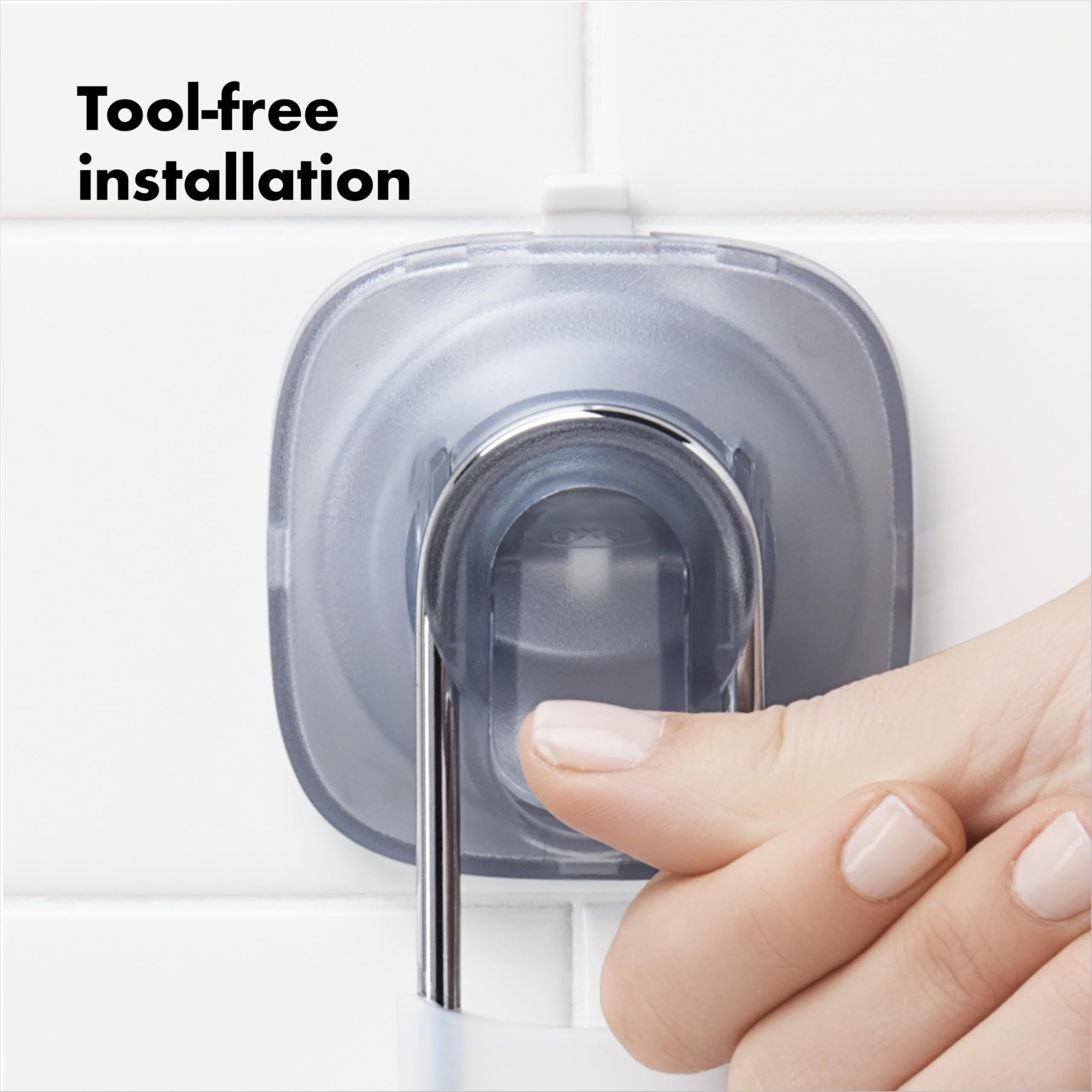 OXO panier installé dans douche ambiance lifestyle pour espace ordonné